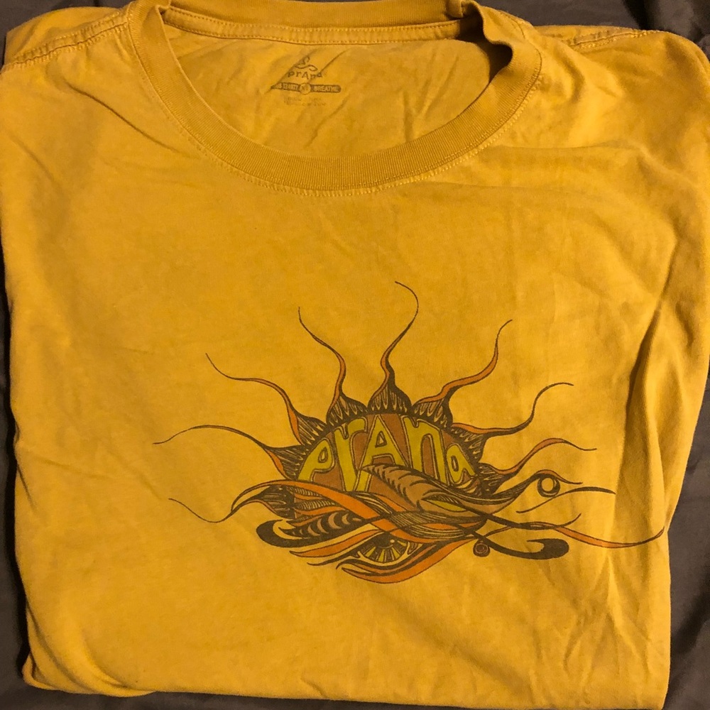 Men’s Prana shirt